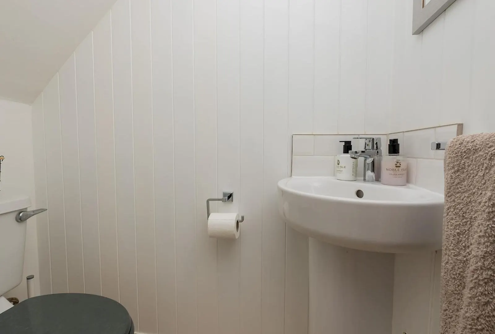 Pass The Keys Stunning 2 Bed Townhouse In City Centre Bath Holiday home